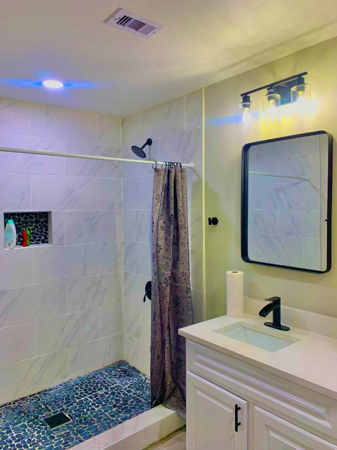 Stop Inn Stay Hostel Houston Extérieur photo